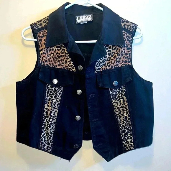 Vest - Picture 1 of 4